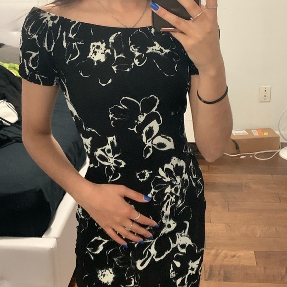 CUTE FLORAL BODYCON DRESS - Picture 2 of 4